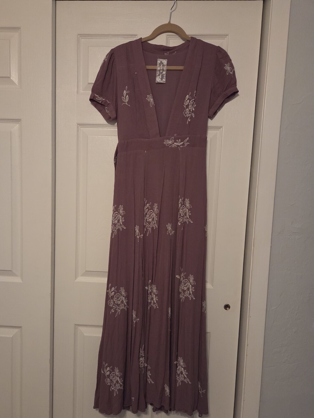 Embroidered Floral Maxi Dress - Size M